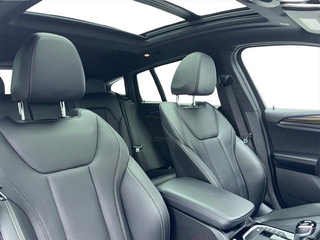 Photo of 2024 Gray BMW X4