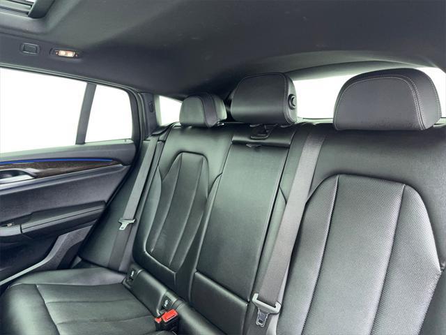 Photo of 2024 Gray BMW X4
