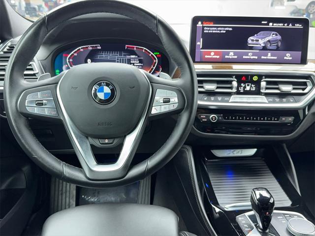 Photo of 2024 Gray BMW X4