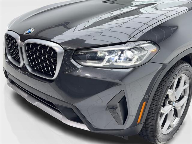 Photo of 2024 Gray BMW X4