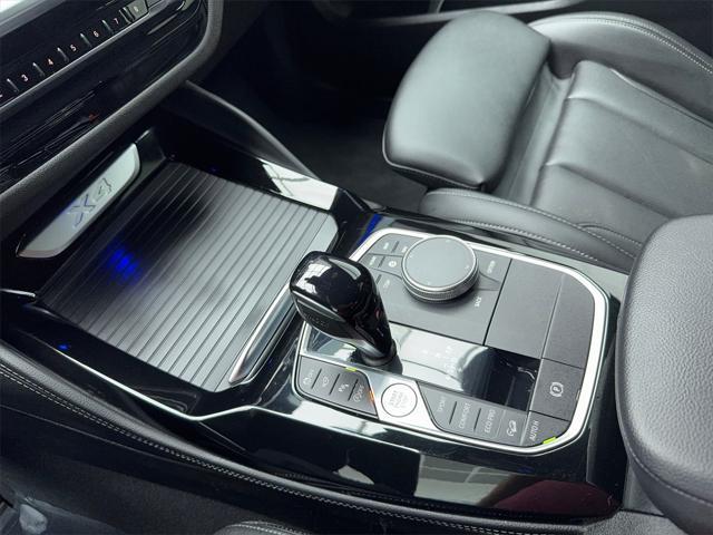 Photo of 2024 Gray BMW X4