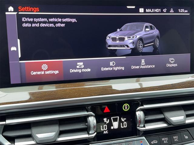 Photo of 2024 Gray BMW X4