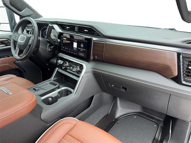 Photo of 2025 Onyx Black GMC Sierra 2500