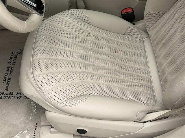 Photo of 2022 White Mercedes-Benz EQS 450+