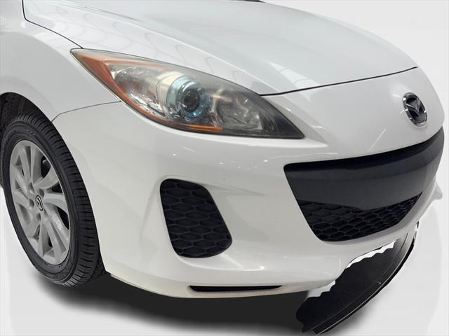 Photo of 2013 Crystal White Pearl Mica Mazda Mazda3