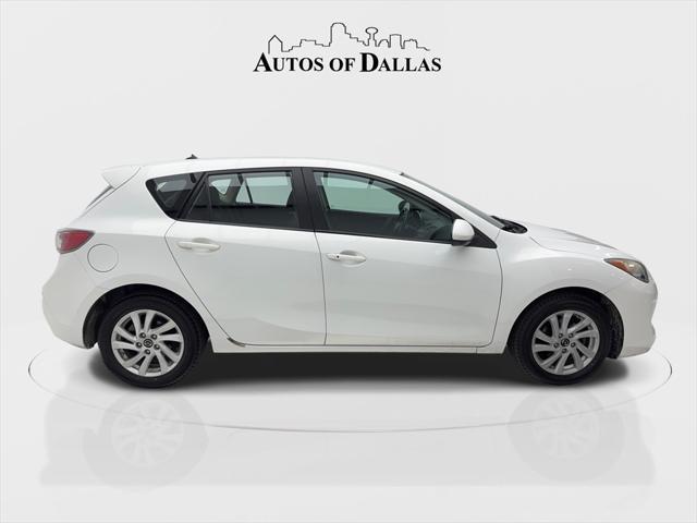 Photo of 2013 Crystal White Pearl Mica Mazda Mazda3