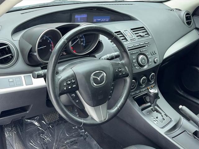 Photo of 2013 Crystal White Pearl Mica Mazda Mazda3