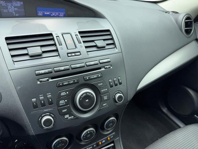 Photo of 2013 Crystal White Pearl Mica Mazda Mazda3