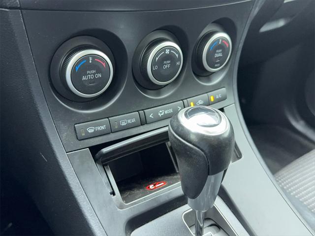 Photo of 2013 Crystal White Pearl Mica Mazda Mazda3