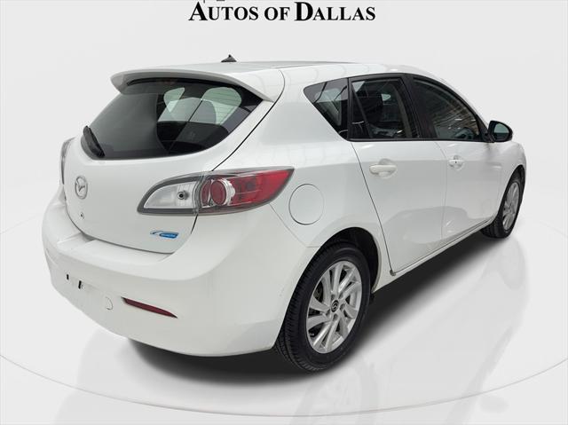 Photo of 2013 Crystal White Pearl Mica Mazda Mazda3