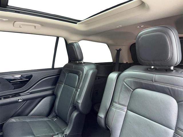Photo of 2024 Infinite Black Metallic Clearcoat Lincoln Aviator