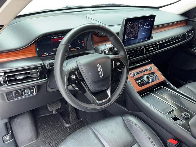 Photo of 2024 Infinite Black Metallic Clearcoat Lincoln Aviator
