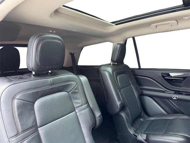 Photo of 2024 Infinite Black Metallic Clearcoat Lincoln Aviator