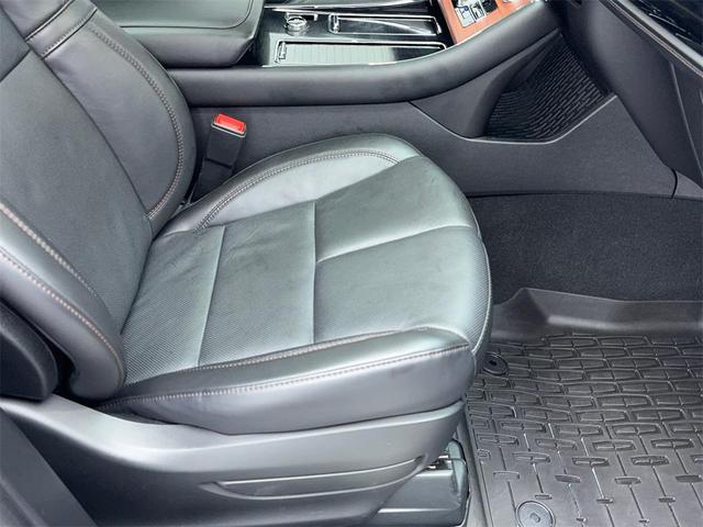 Photo of 2024 Infinite Black Metallic Clearcoat Lincoln Aviator