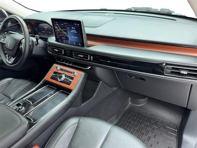 Photo of 2024 Infinite Black Metallic Clearcoat Lincoln Aviator