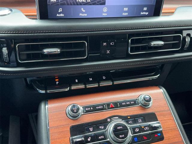 Photo of 2024 Infinite Black Metallic Clearcoat Lincoln Aviator