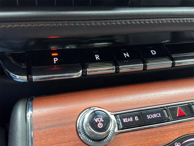 Photo of 2024 Infinite Black Metallic Clearcoat Lincoln Aviator