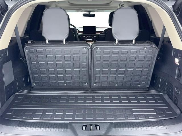 Photo of 2024 Infinite Black Metallic Clearcoat Lincoln Aviator