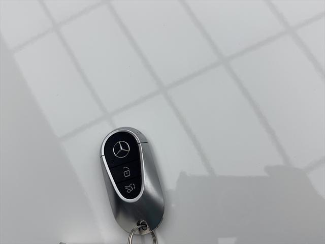 Photo of 2024 White Mercedes-Benz C-Class
