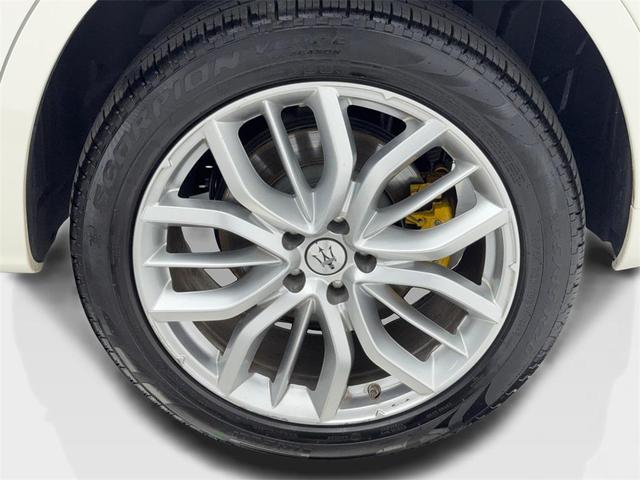 Photo of 2022 Bianco Maserati Levante