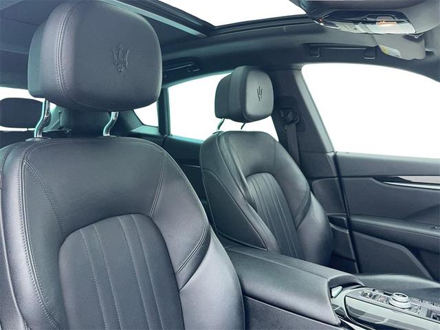 Photo of 2023 Bianco Maserati Levante