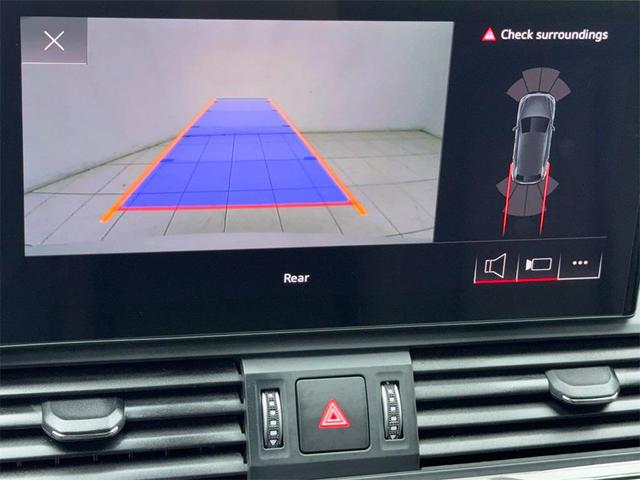 Photo of 2023 Ibis White Audi Q5