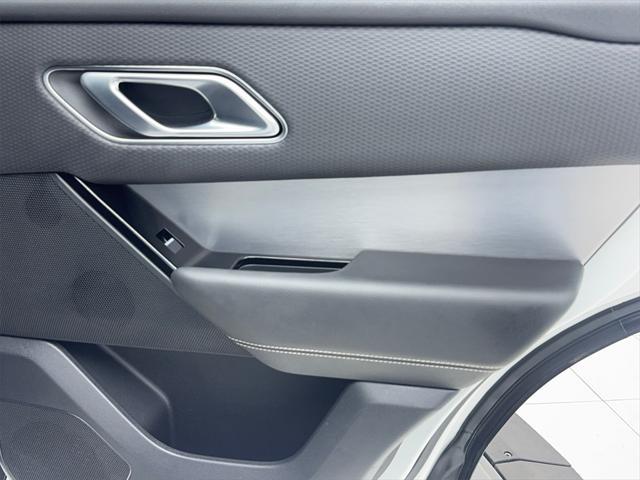 Photo of 2021 White Land Rover Range Rover Velar