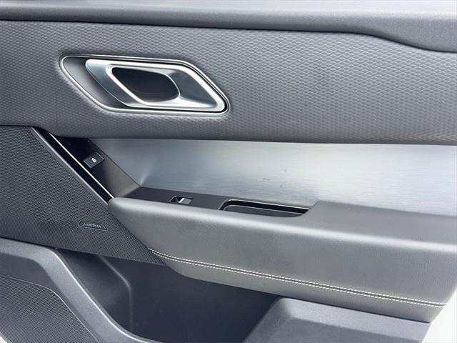 Photo of 2021 White Land Rover Range Rover Velar