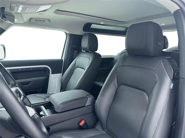 Photo of 2024 Fuji White Land Rover Defender