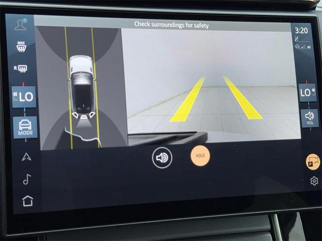 Photo of 2025 White Land Rover Range Rover Velar