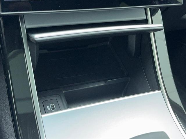 Photo of 2025 White Land Rover Range Rover Velar