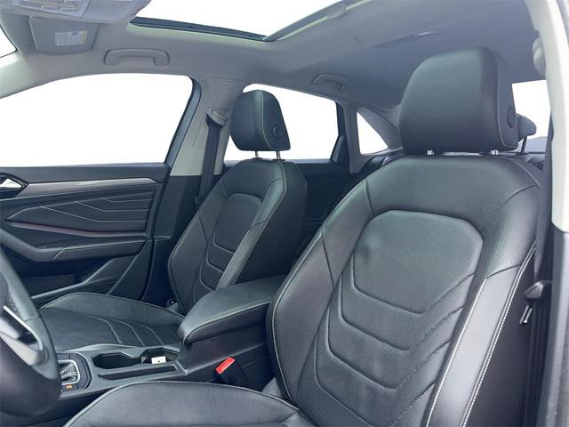 Photo of 2024 Silver Metallic Volkswagen Jetta
