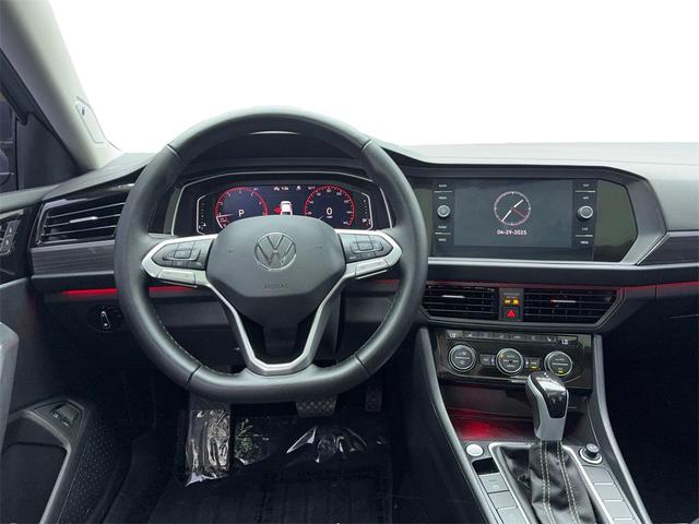 Photo of 2024 Silver Metallic Volkswagen Jetta