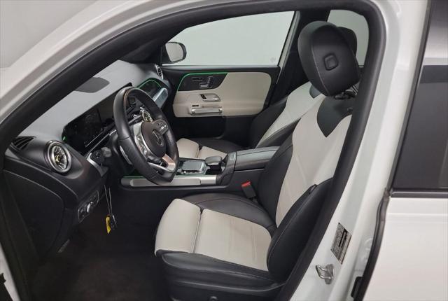 Photo of 2023 White Mercedes-Benz GLB 250