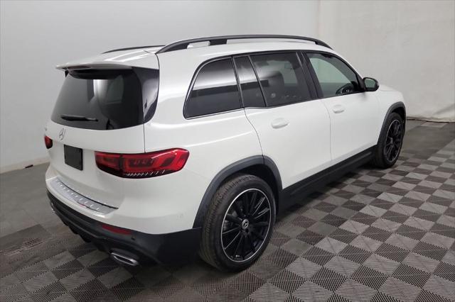 Photo of 2023 White Mercedes-Benz GLB 250