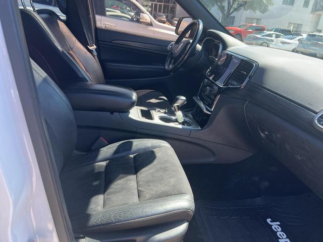 Photo of 2020 Bright White Clearcoat Jeep Grand Cherokee