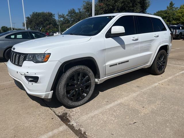 Photo of 2020 Bright White Clearcoat Jeep Grand Cherokee