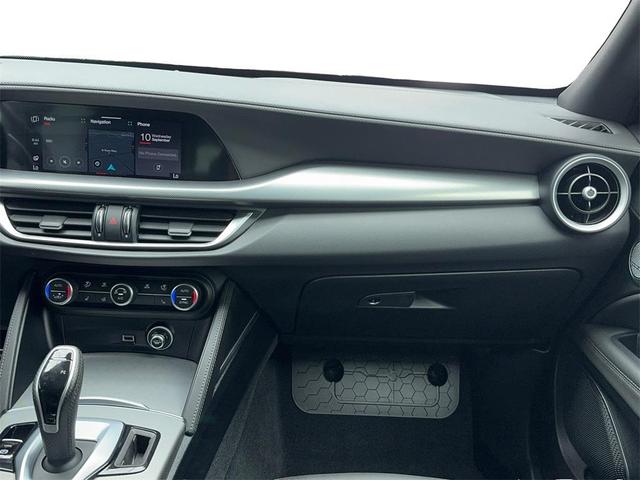 Photo of 2022 Alfa White Alfa Romeo Stelvio