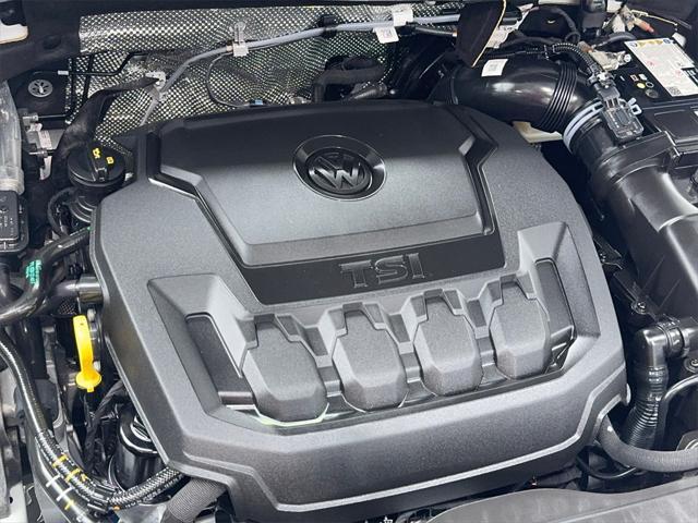 Photo of 2024 Pure White Volkswagen Tiguan