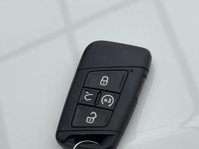 Photo of 2024 Pure White Volkswagen Tiguan