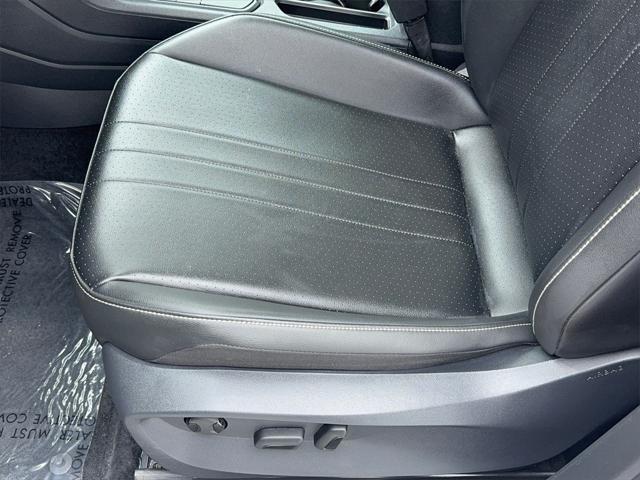 Photo of 2024 Pure White Volkswagen Tiguan