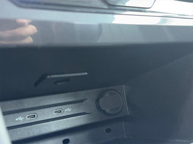 Photo of 2024 Pure White Volkswagen Tiguan