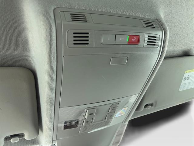 Photo of 2024 Pure White Volkswagen Tiguan