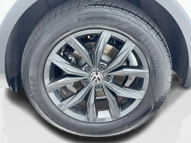 Photo of 2024 Pure White Volkswagen Tiguan