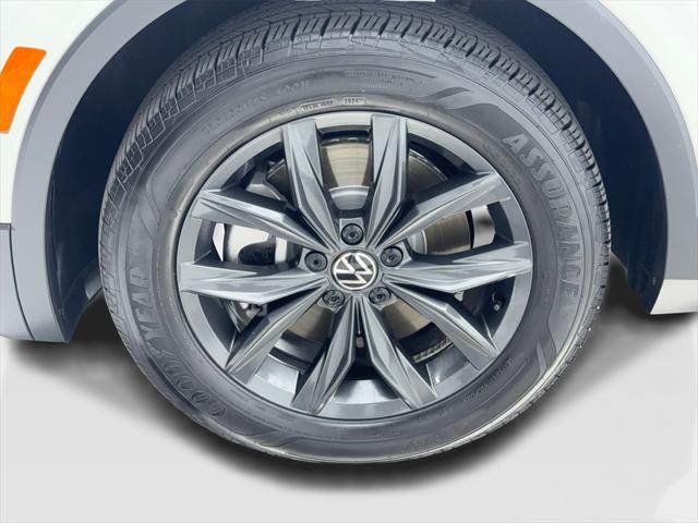Photo of 2024 Pure White Volkswagen Tiguan