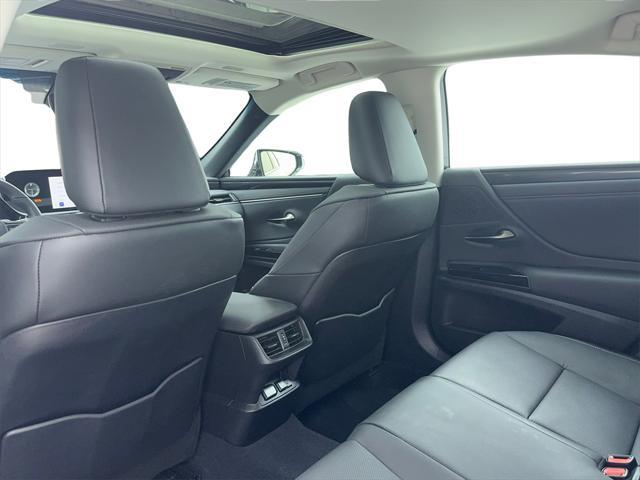 Photo of 2024 Iridium Lexus ES 350