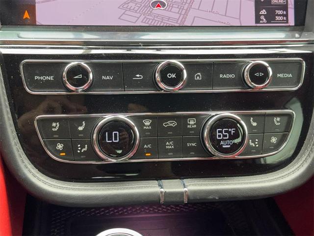 Photo of 2021 White Bentley Bentayga