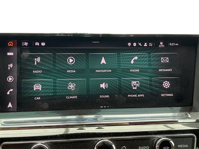 Photo of 2021 White Bentley Bentayga