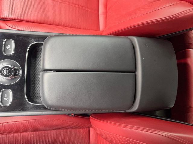 Photo of 2021 White Bentley Bentayga