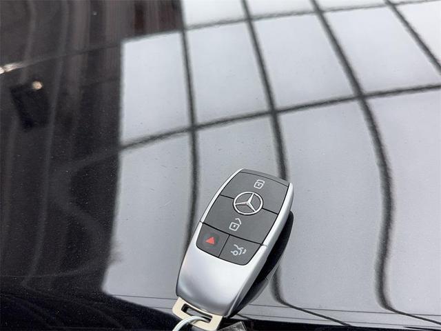 Photo of 2025 Black Mercedes-Benz GLS 450
